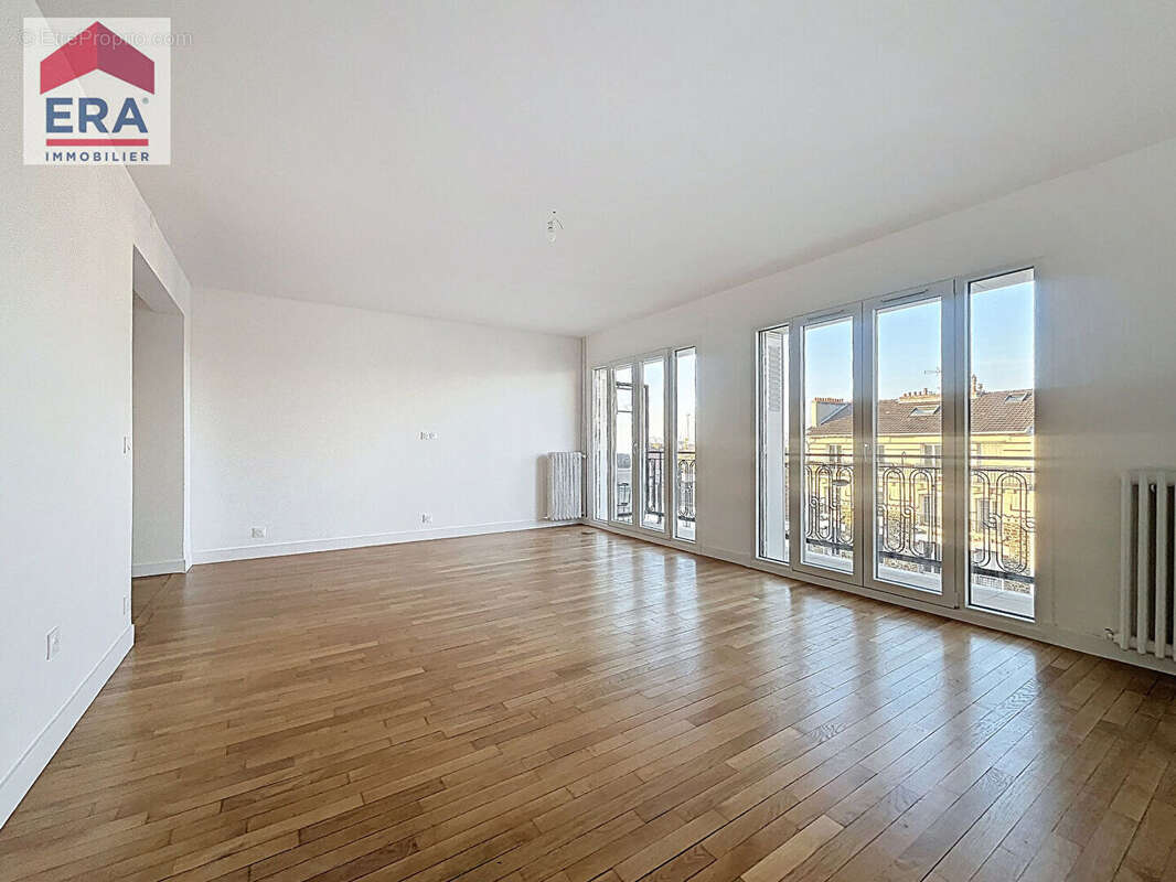 Appartement à CHARENTON-LE-PONT