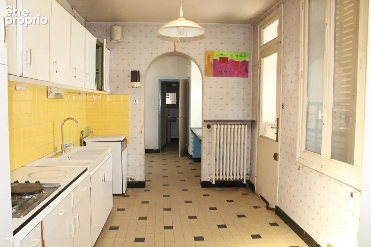 2 immeubles Ensemble immobilier avec plus de 830 m² exploitables. Fort potentiel de rentabilité - photo 3