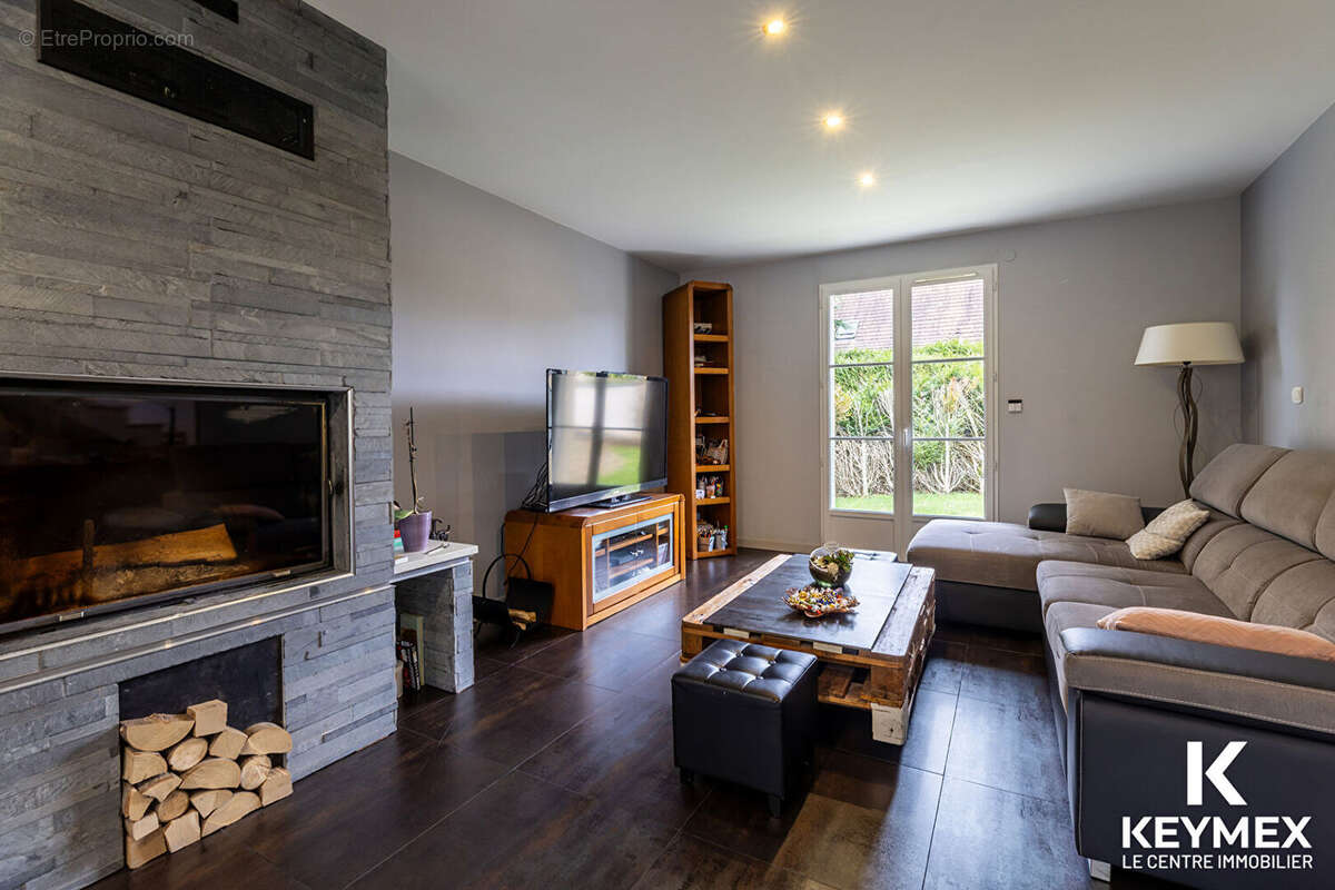 Maison à VILLAINES-SOUS-BOIS