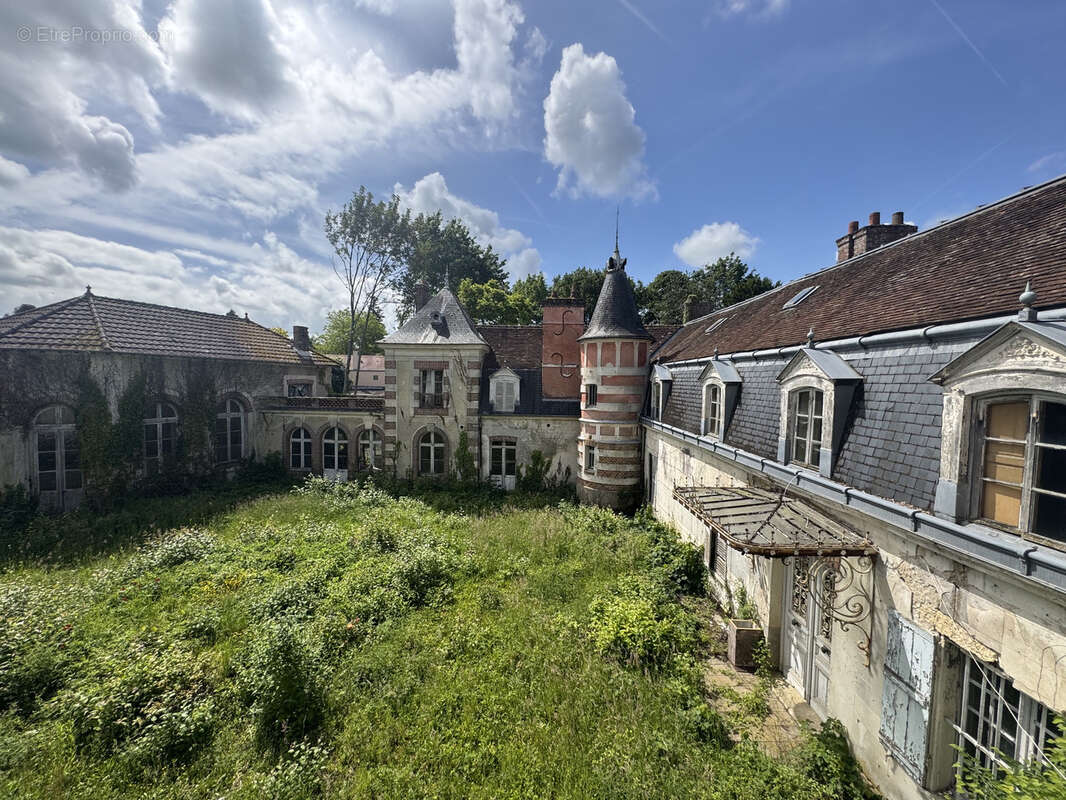 Maison à COUBERT