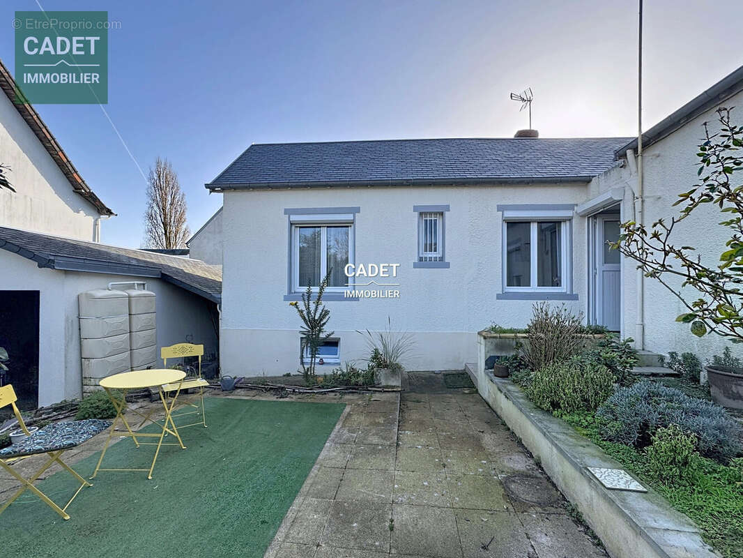 Maison à DONVILLE-LES-BAINS