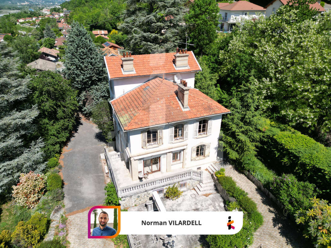 Maison à SAINT-GEORGES-DE-COMMIERS