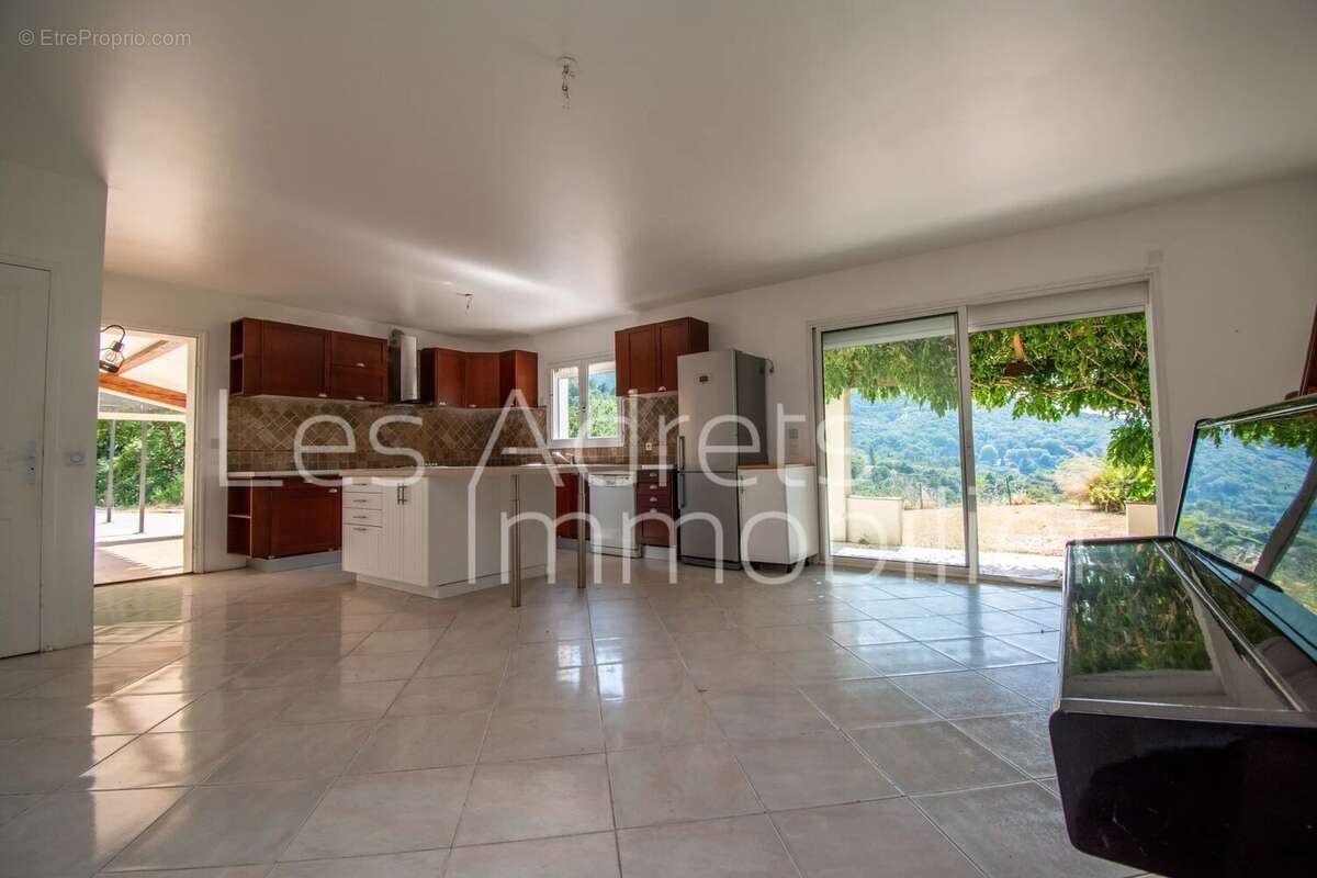 Propriété avec terrain plat et vue Estérel - photo 12