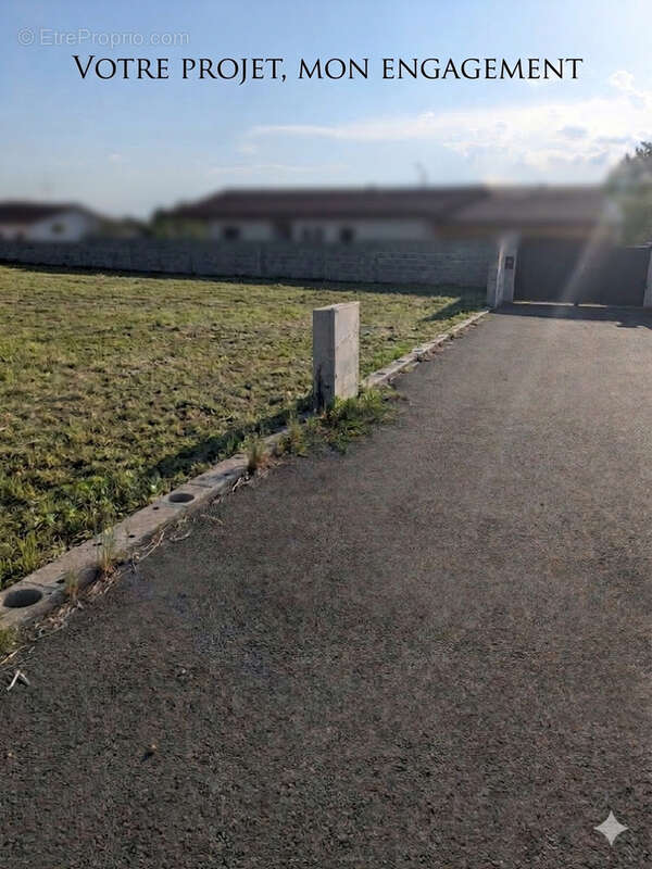 Terrain constructible, viabilisé. - photo 3