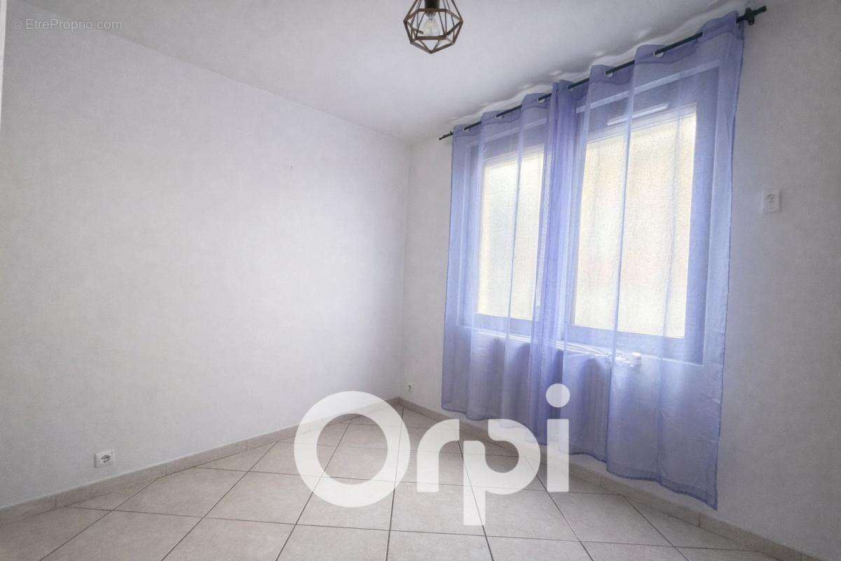 Appartement à FROGES