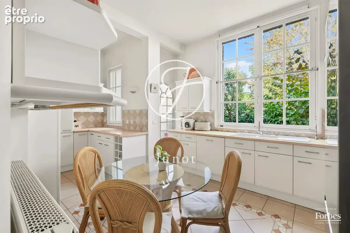 Saint-Cloud - MONTRETOUT - Maison 300 m² -  6 chambres - jardin - photo 9