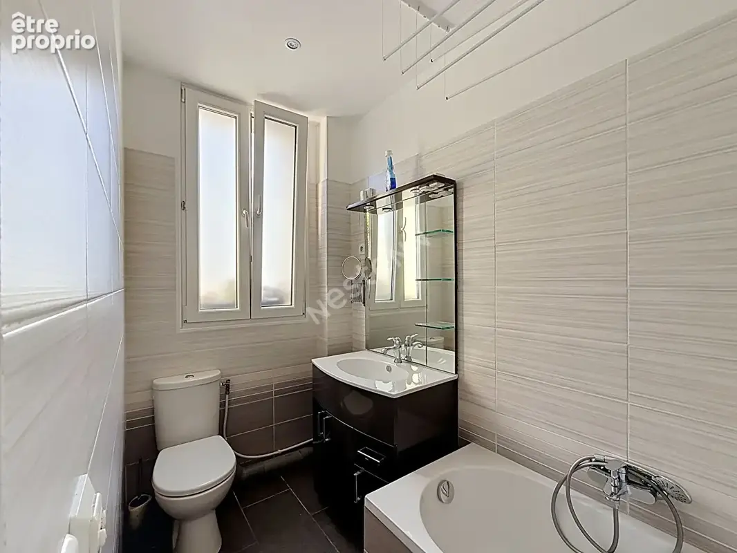 Montreuil, proche commerces et ecoles, joli 3 pieces traversant entierement renove avec 2 caves. - photo 4