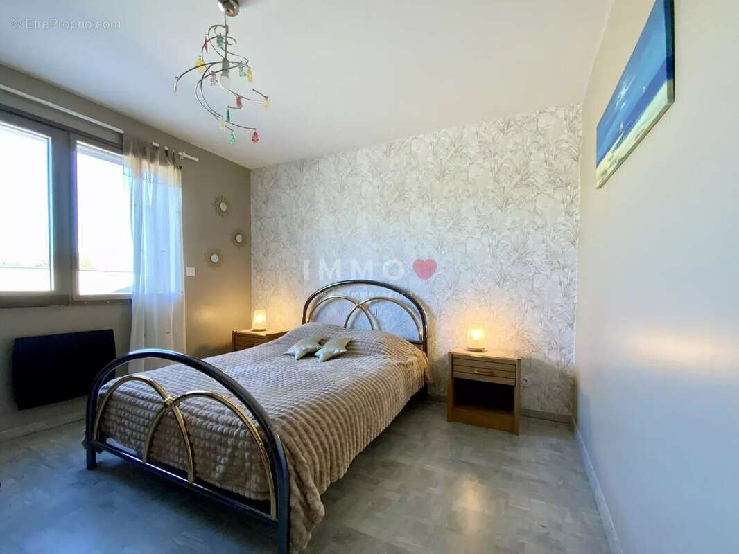Maison contemporaine lumineuse avec piscine et jardin paysagé - photo 11
