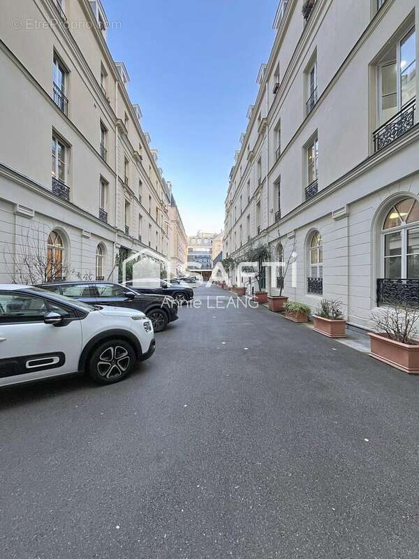 Photo 6 - Commerce à PARIS-9E