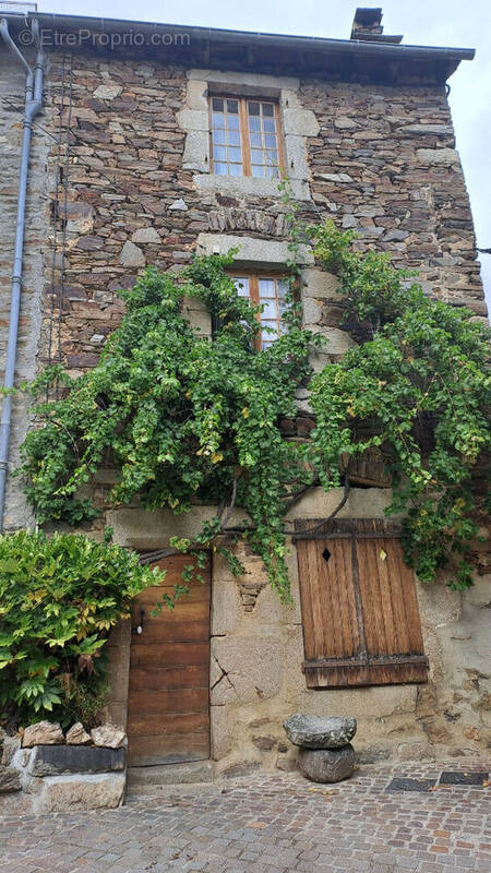 Maison à CHAUDES-AIGUES
