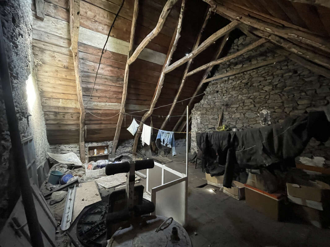 Maison à LAQUEUILLE
