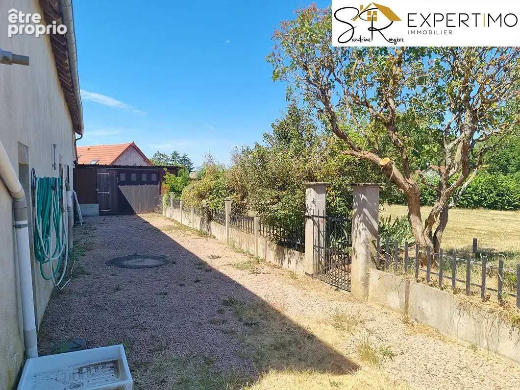 Maison de 110 m2 sur terrain de 2021 m2 63700 LA CROUZILLE - photo 3