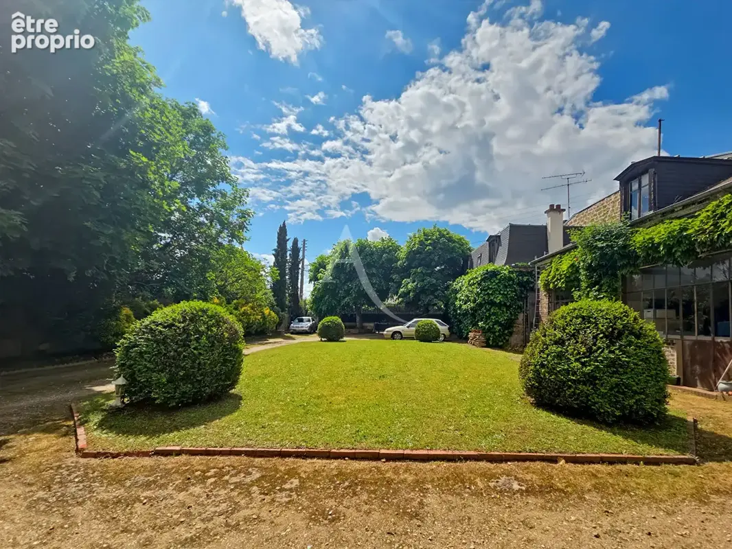 Propriété 290 m² habitables et maison de gardien -1530 m² de terrain - photo 3