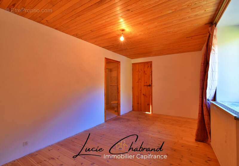 Maison à SAINT-VERAN