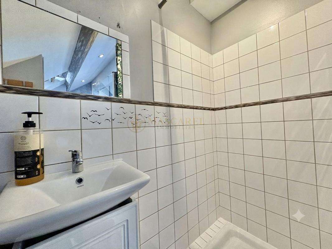 Beau Triplex Centre-ville Saint-Pierre - photo 5