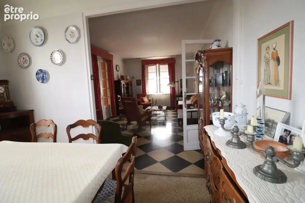 Grande maison 7P , Atelier , 2 Garages , Combles et Appartement  sur Terrain de 600 m2 - photo 9