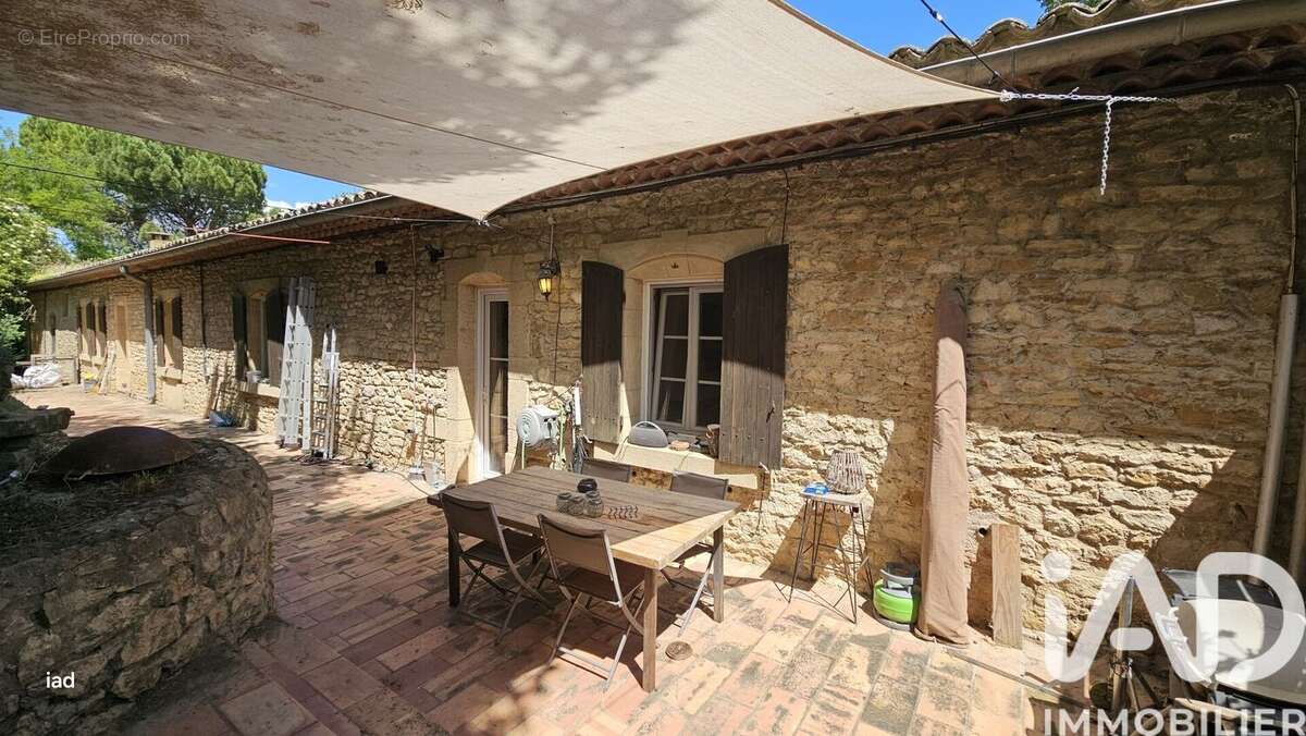 Maison 150 m² à Venejan  - photo 2