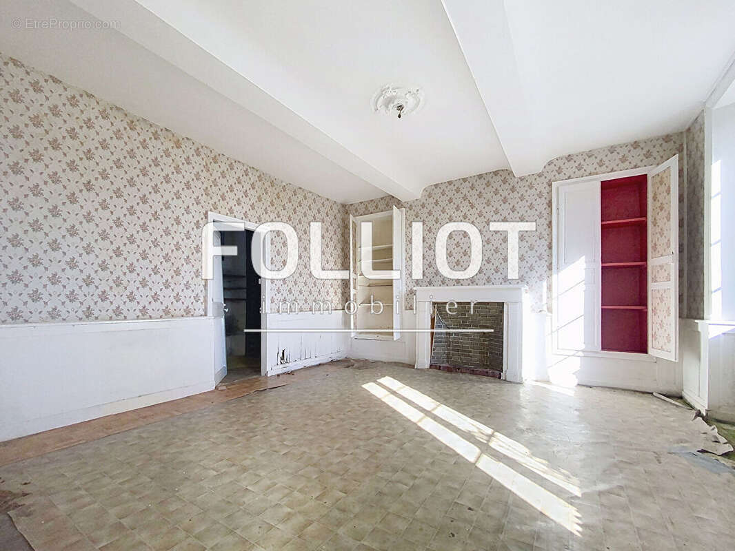 Maison à CURCY-SUR-ORNE