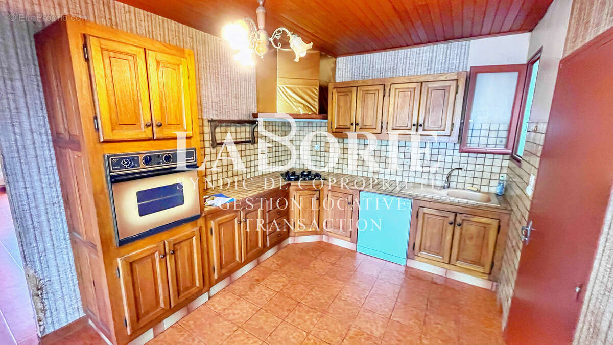 À Entraigues-Sur-La-Sorgue, villa avec terrasse 5 pièces 110m2 - photo 3