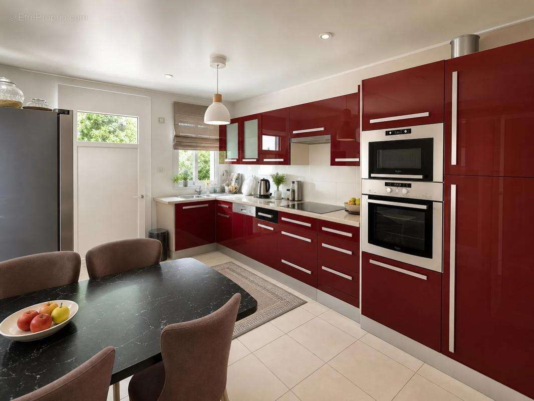 Maison de 4 pièces de 275 m² à Bourges - photo 4