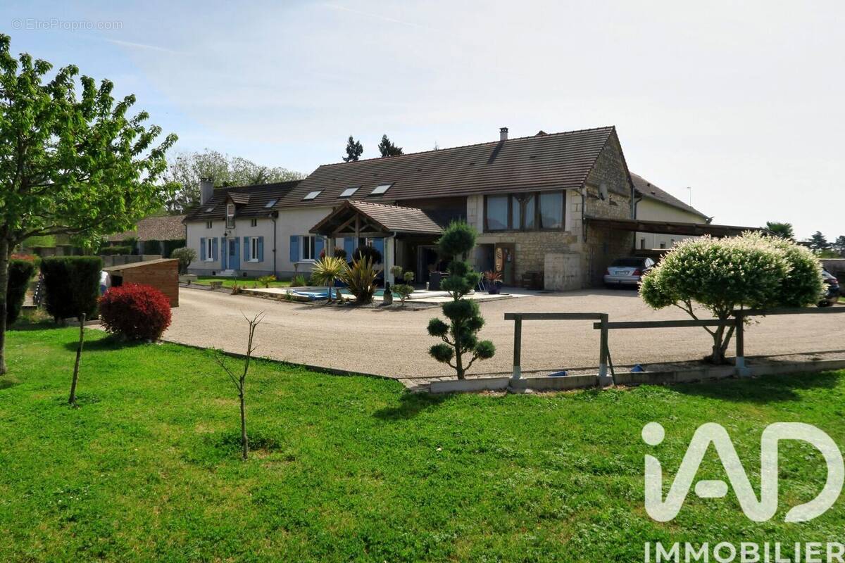 Photo 1 - Maison à BONNEUIL-MATOURS