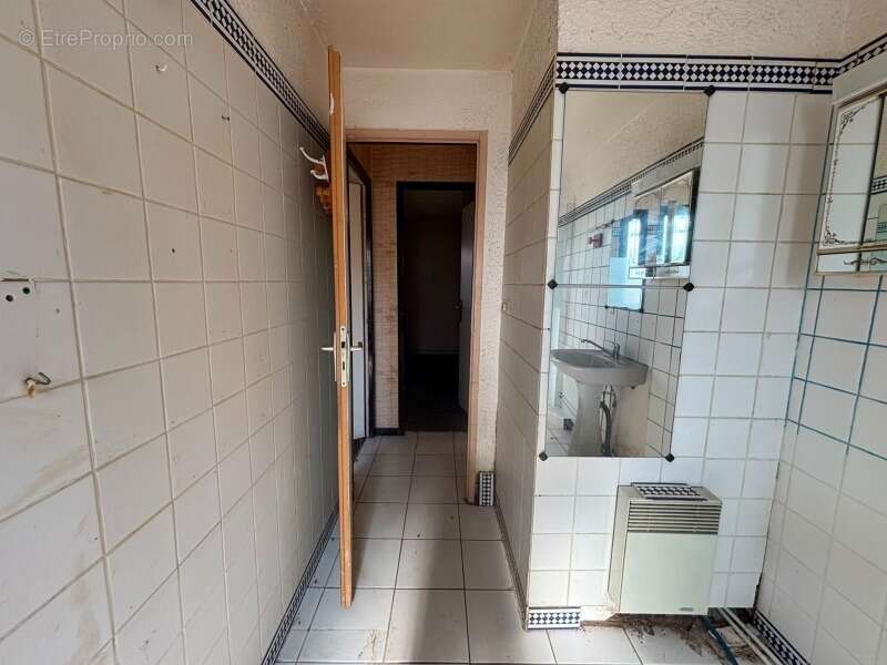 Maison à rénover à vendre 3 pièces LA CRAU (83). LOTISSEMENT LES ARQUETS - photo 8