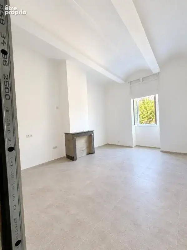 Appartement 11 pièces 375 m² à vendre à Saint-Ambroix (30500) - photo 2