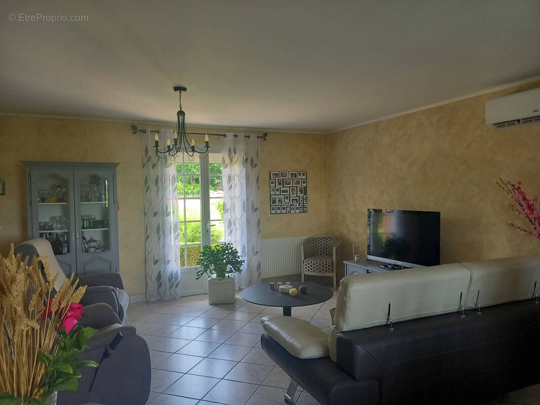 Maison à DOMPIERRE-SUR-BESBRE