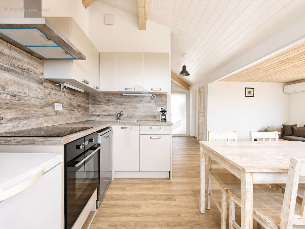 Appartement t2 de 60 m2 avec atelier de 56m2 dans petite copropriété de charme à 20min de porto-vecchio - photo 9