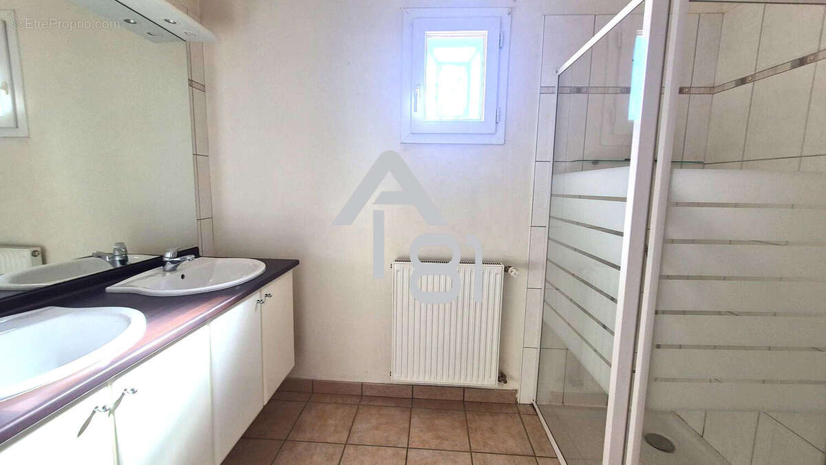 Maison 104 m² à Lescure-D'albigeois  - photo 7