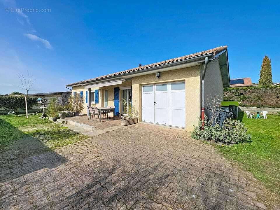 Maison à LUZINAY