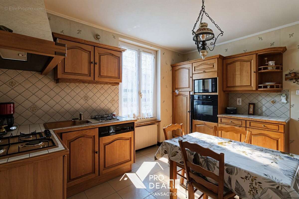 Maison 110 m² à Bron  - photo 8