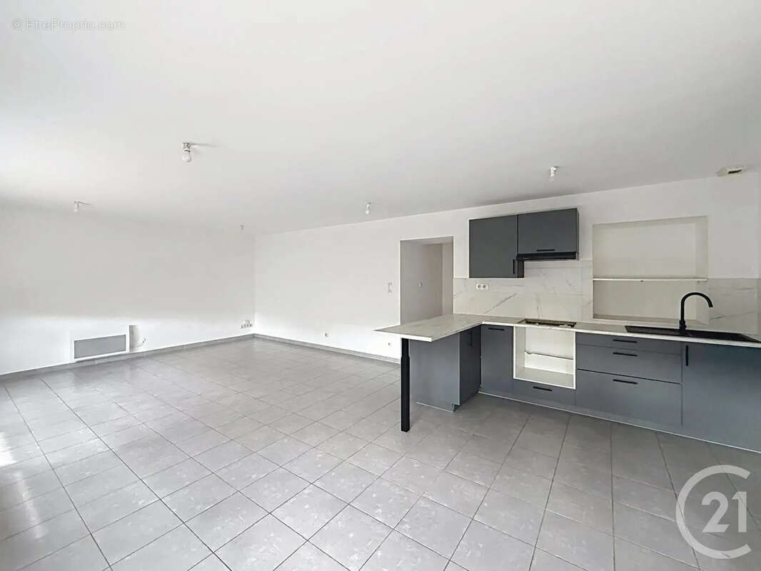 Appartement à REPLONGES