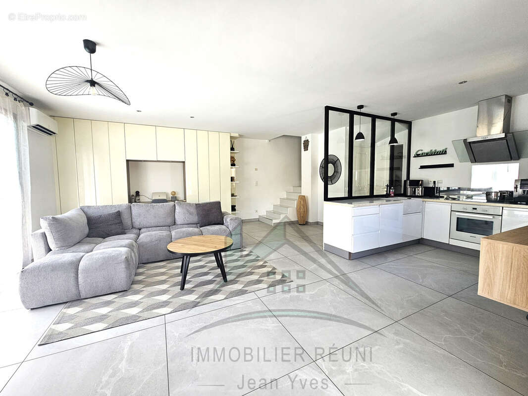 Châteauneuf-les-Martigues   Quartier Parc François Mitterrand Villa T4 de 103 m2   Piscine   Calme absolu. - photo 6