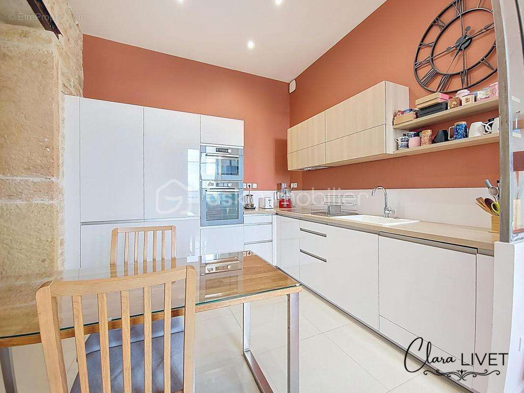 Appartement à LIMAS
