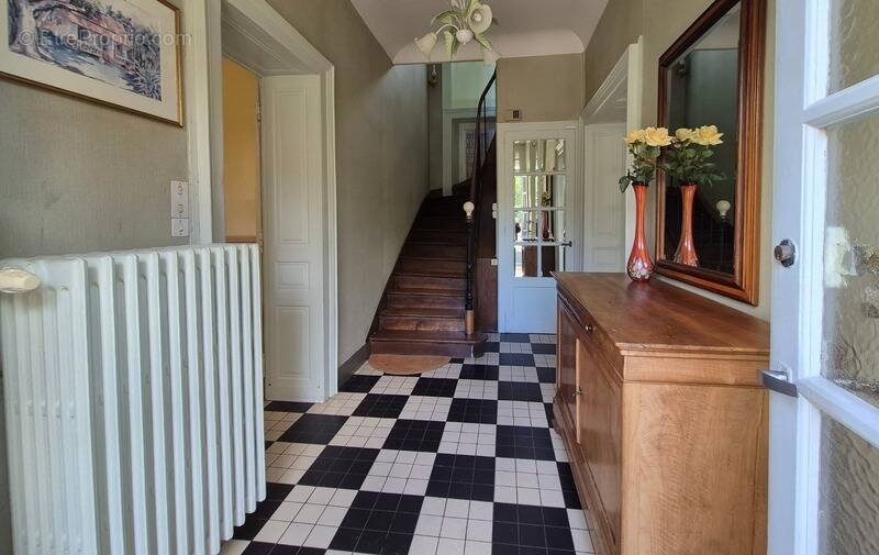 Maison à SAINT-JEAN-SUR-MAYENNE