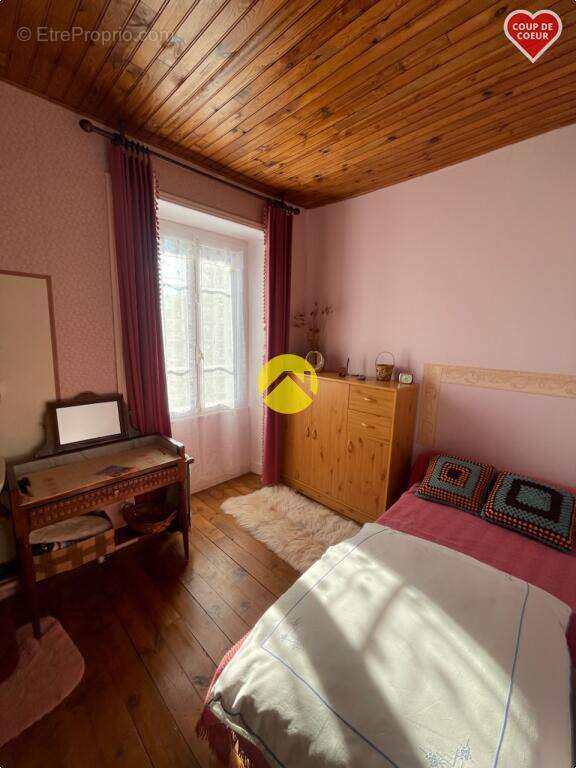 Maison 8 pièces 124 m² à vendre à Pierrefort (15230) - photo 13