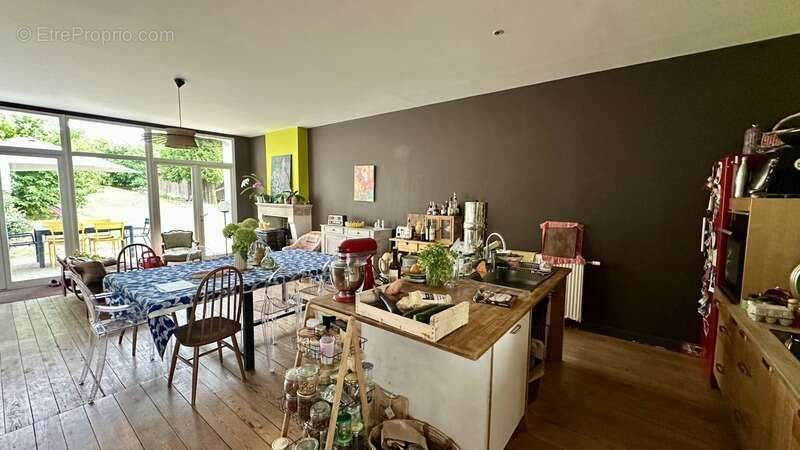 À VENDRE – BARBEZIEUX-SAINT-HILAIRE (16) – Propriété de caractère - cœur de ville - photo 11
