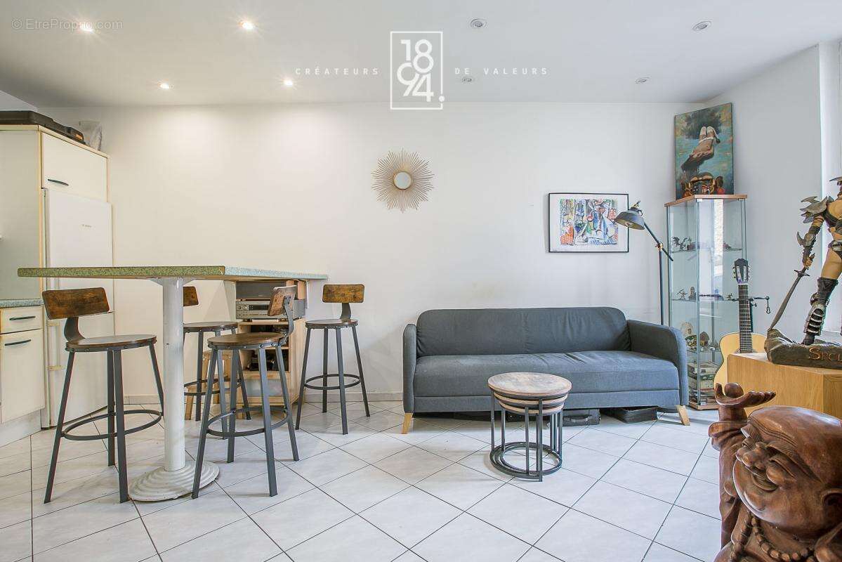 Appartement à MARSEILLE-7E