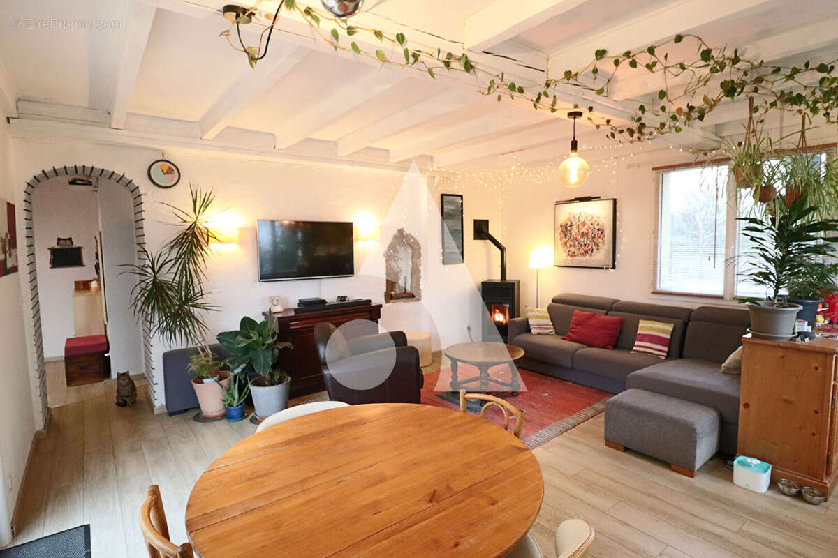 Maison à MIRIBEL