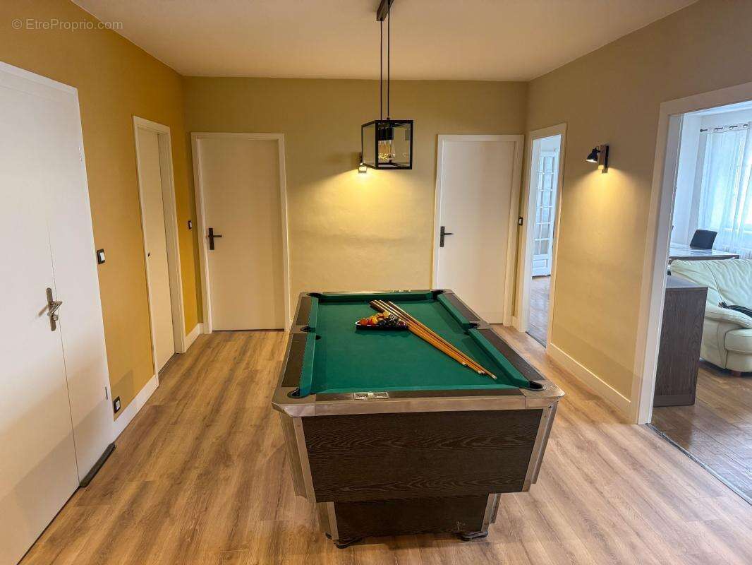 Appartement à DELME