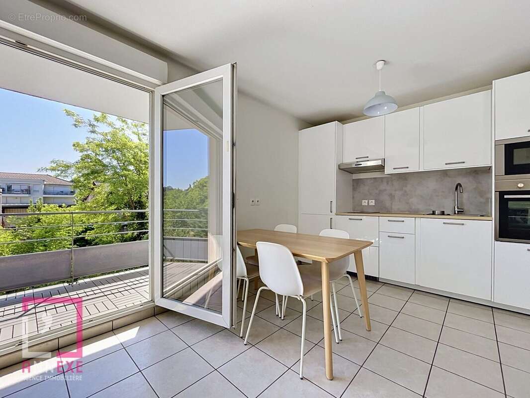 Appartement à TASSIN-LA-DEMI-LUNE