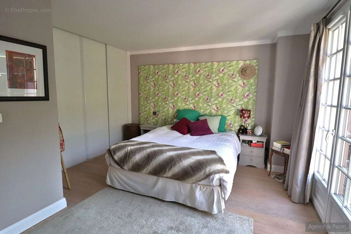 Maison à VERRIERES-LE-BUISSON