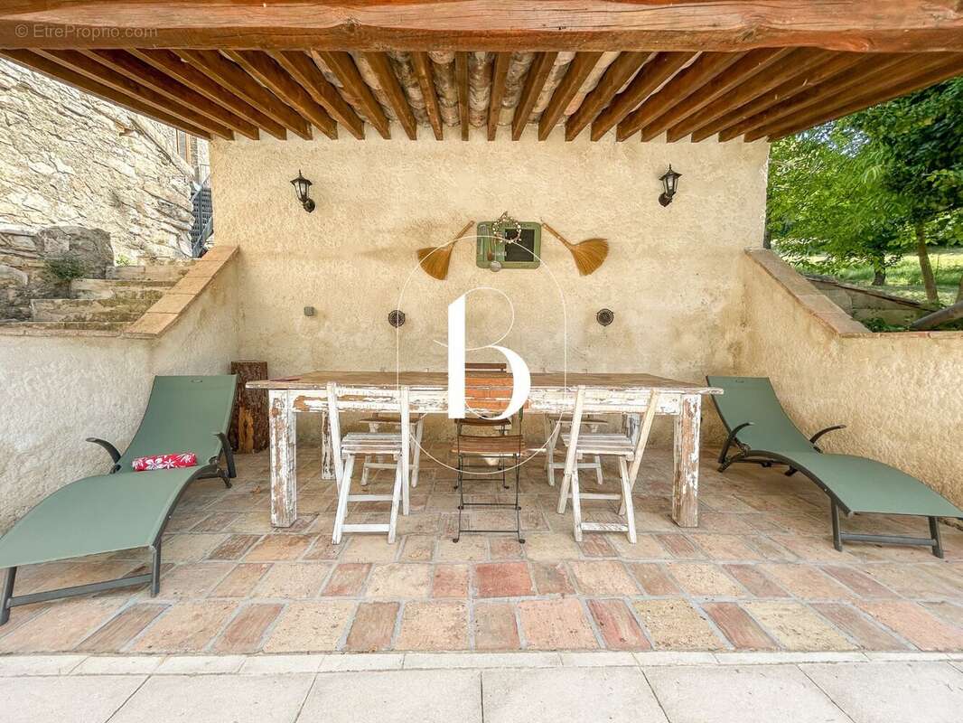 Maison à BARJAC