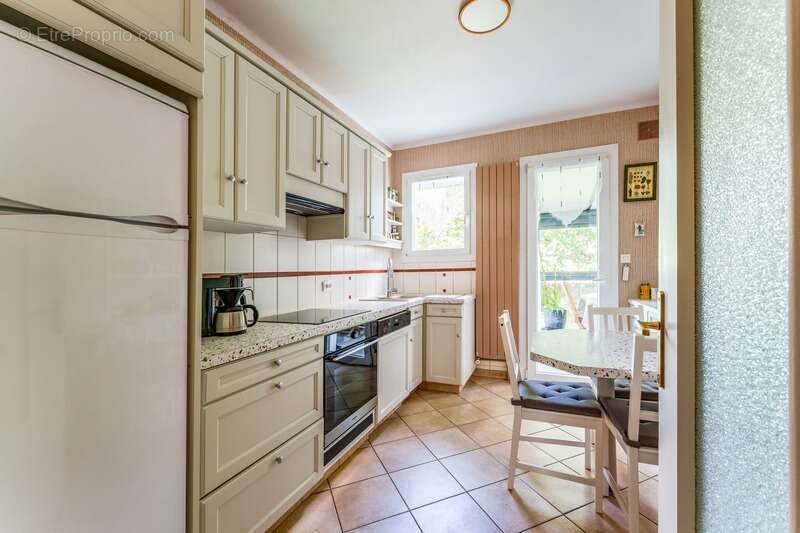 Maison à vendre 8 pièces SAINT CYR SUR LOIRE (37) - photo 5