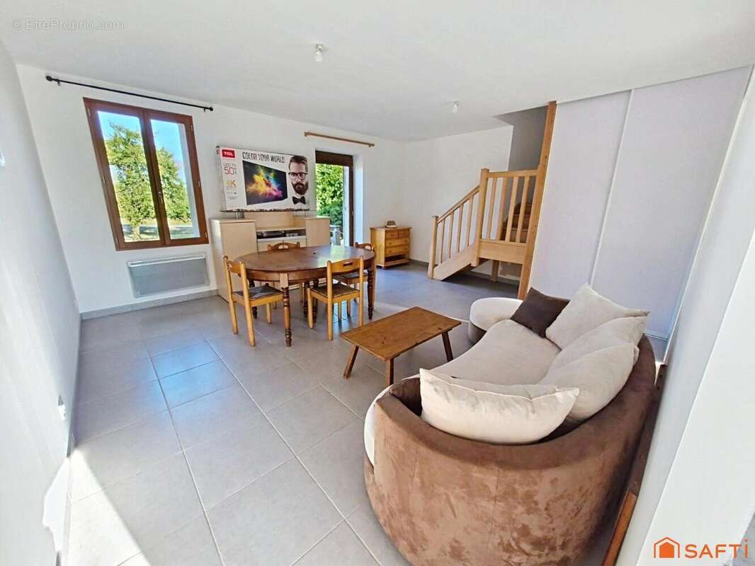 Maison 121 m² à Sainte-Radegonde  - photo 2