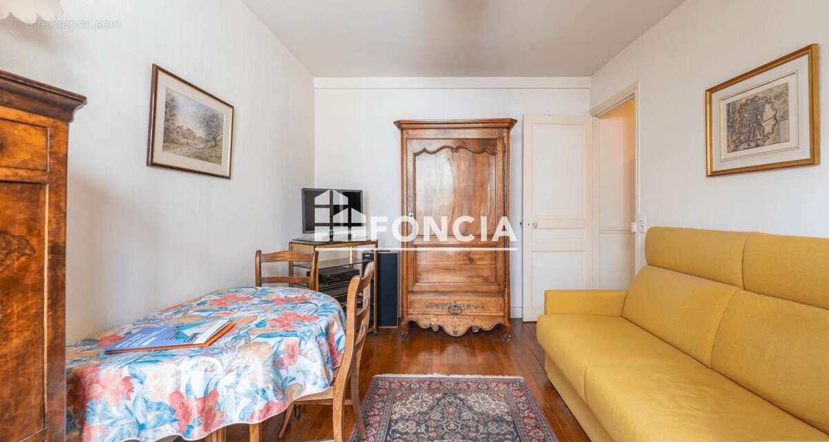 Annonce exclusive Foncia Vincennes — Appartement 2 pièces, avenue du Petit Parc - photo 3
