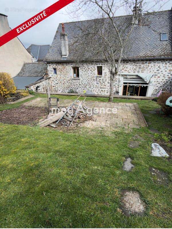Maison à MUR-DE-BARREZ