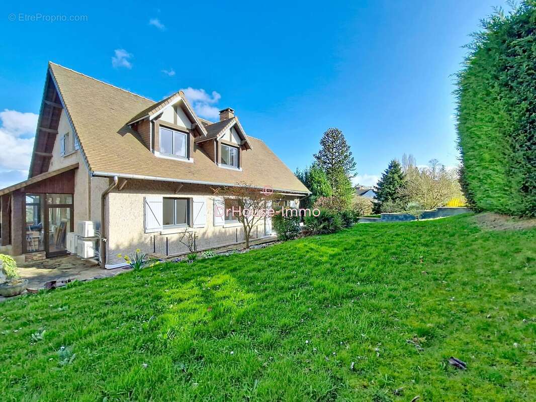 Maison 260 m² à Orgeval  - photo 5