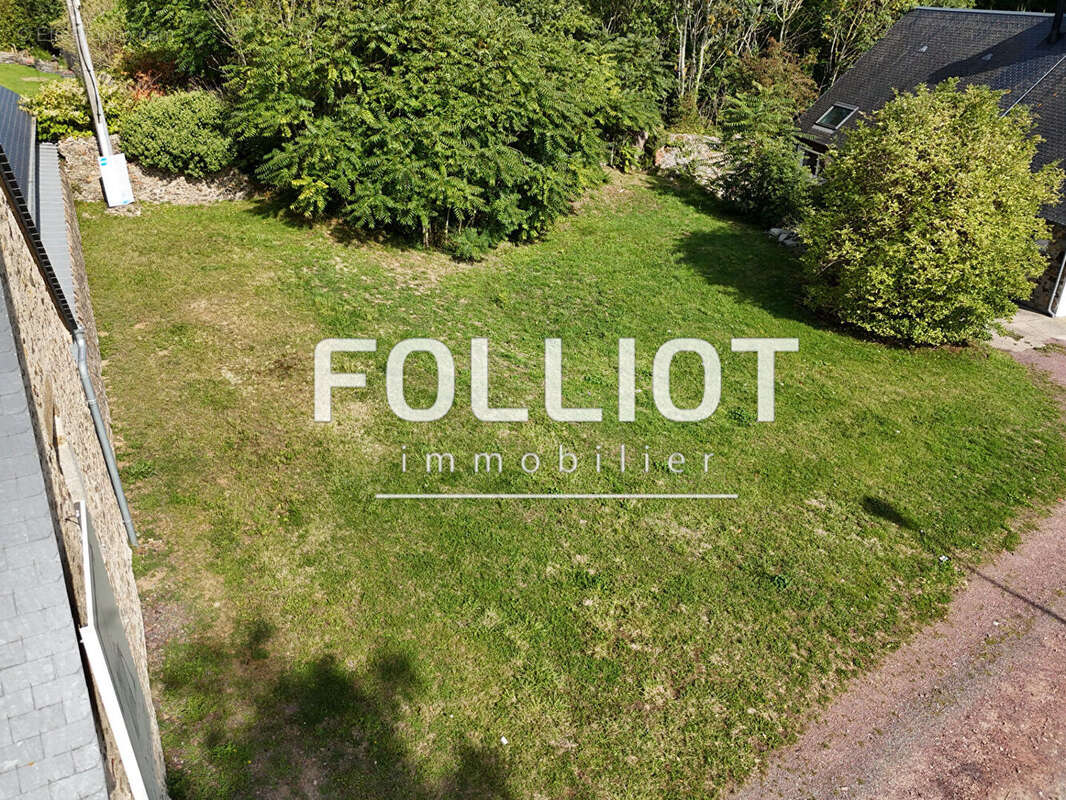 Terrain à GOUVILLE-SUR-MER